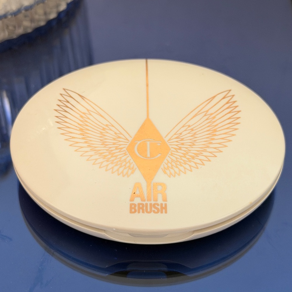 Charlotte Tilbury Airbrush Brightening Compact flawless finish